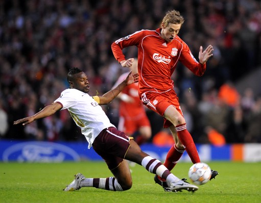 尼克斯背靠 尼克斯背靠