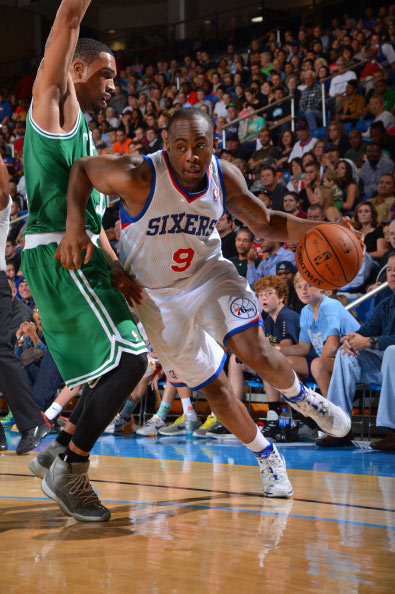 与俱乐部共 与俱乐部共